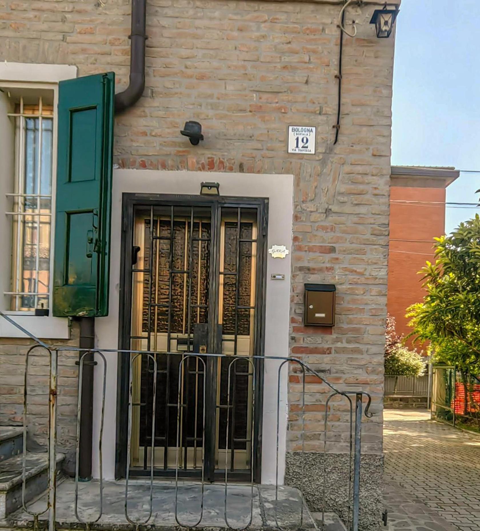 Gara Holiday Home- Bologna Airport Suite Buitenkant foto